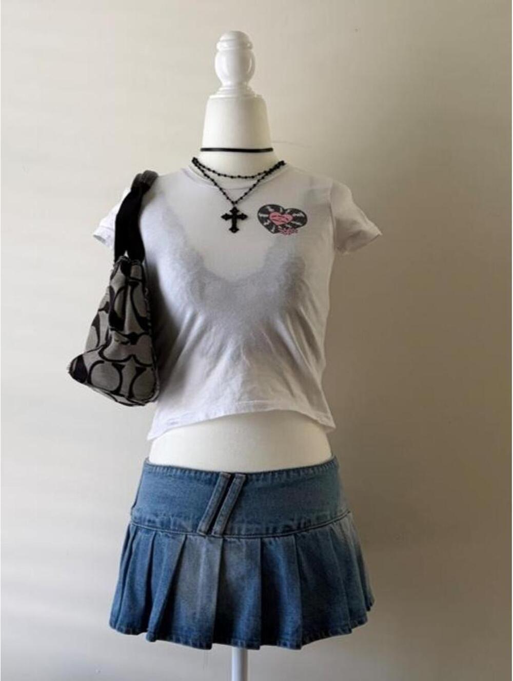 Old Navy Y2K White Baby Tee Pink Heart Record Graphic Top